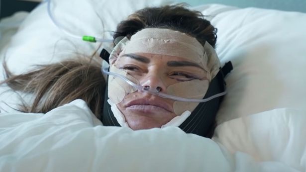 凯蒂·普莱斯的朋友们对她“脆弱的身体”最担心——“她可能很快就会死”