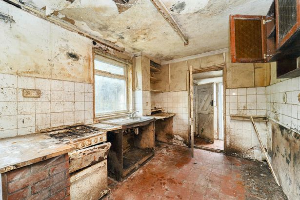一套诱人的三卧室住宅以20万英镑的低价拍卖,但存在一个巨大的问题