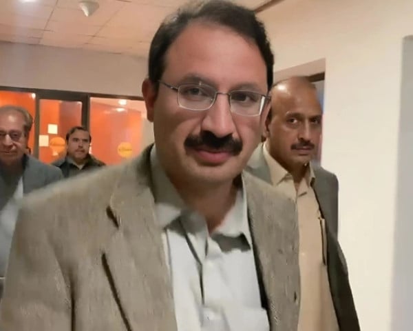 PTI的Junaid Akbar证实了与机构的沟通