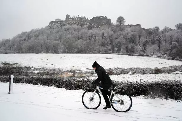 英国气象局发布最新的“白色圣诞节”降雪地图,显示英国哪些地区将被大雪覆盖