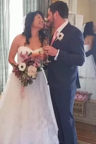 新婚暴徒在斐济度蜜月时将妻子殴打致死,然后将她的尸体留在血泊中
